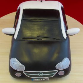 Frontansicht der Opel ADAM-Torte